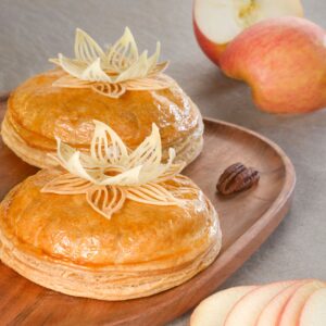 Chaussons des rois Pomme Tatin, Noix de Pécan & Sirop d’Érable